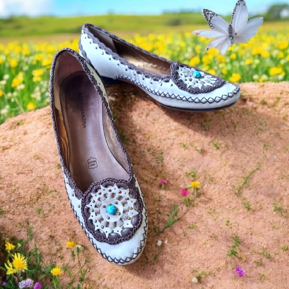 BCBG MaxAzria Women's Leather Flats With Turquoise Stones Size 7.5